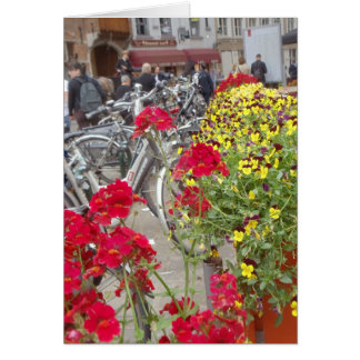 Cartão Bicicletas, centro da cidade histórico de Bruges,
