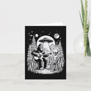 Cartão Bigfoot Ufo Alienígena Em Torno De Campfire Nature