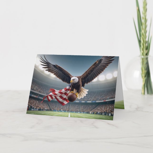 Cartão Birthday Bald Eagle com futebol (Frente)