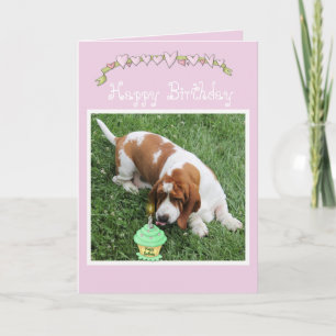 Cartão Birthday Card w/Basset Hound, Cupcakes, & Hearts