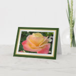 Cartão Birthday.Daughter.Yellow-pinkish aumentou com<br><div class="desc">Amarelo-pinkish elegante aumentou com orvalho.</div>