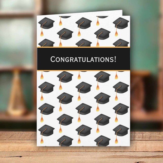 Cartão Black Graduation Caps Pattern Congratulations (Criador carregado)