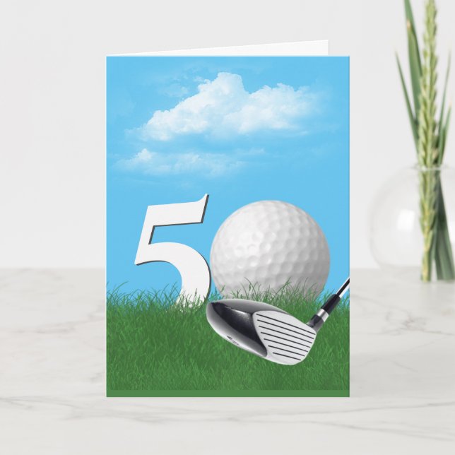 Cartão Bola de Golfe de Aniversário de 50 anos na Grama (Frente)