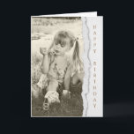 Cartão bolhas de sopro da menina para o aniversário<br><div class="desc">bolhas de sopro da menina em tons do sepia e beira rasgada da borda para o aniversário geral</div>