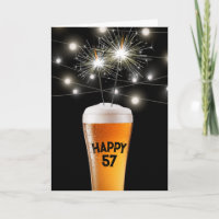 Brilho de Aniversário de 57 Anos em Copo de Cervej