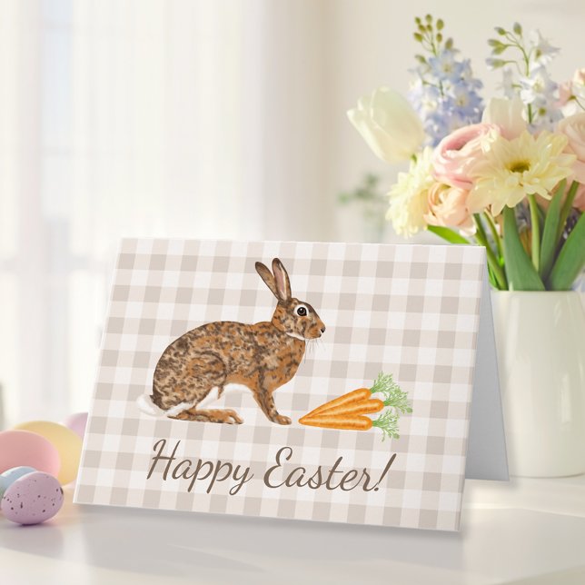 Cartão Brown Hare And Carrots Beige Gingham Happy Easter (Criador carregado)