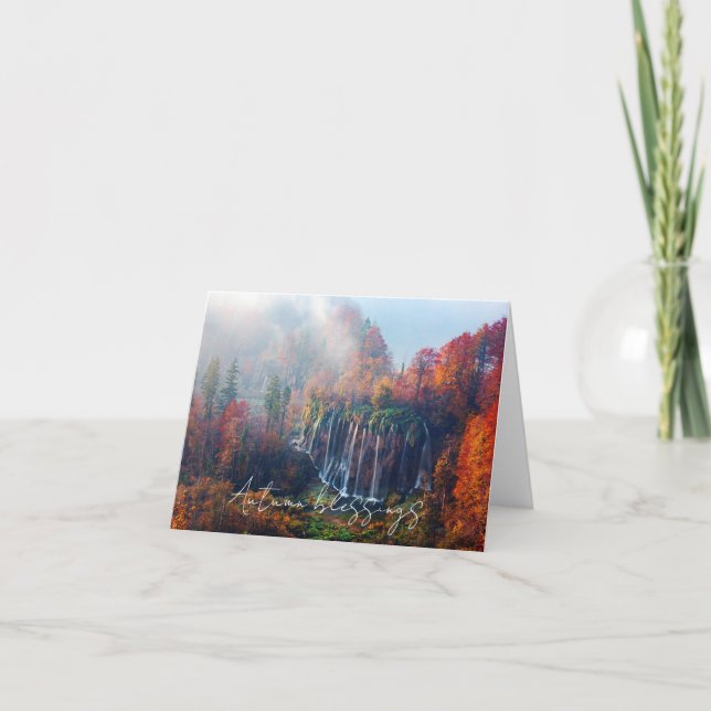 Cartão Cachoeira de outono com texto personalizado (Frente)
