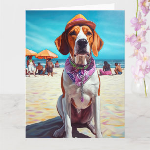 Cartão Cachorro da raça Foxhound americano na praia, pres