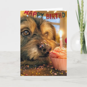 Cartão Cachorro Desgrenhado com um Bolo de Aniversário