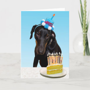 Cartão Cachorro engraçado com bolo Aniversário