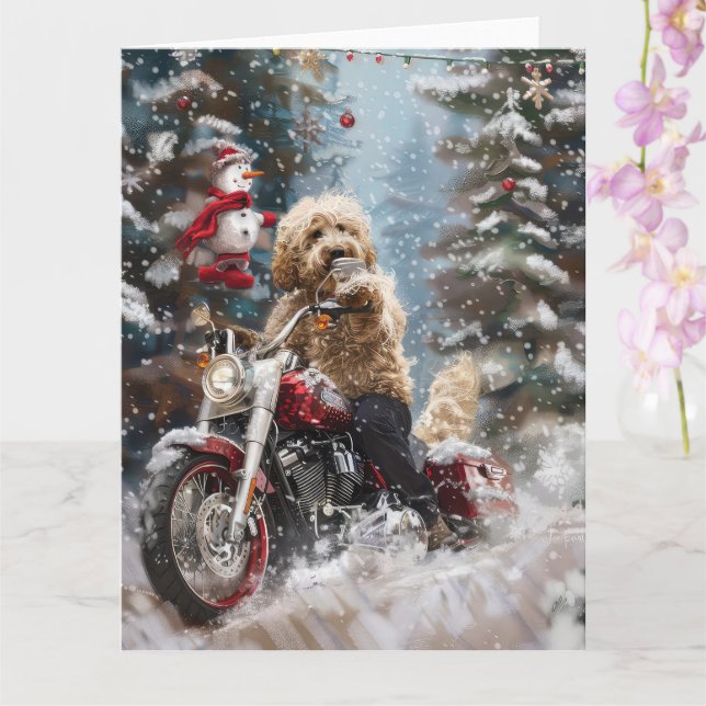 Cartão Cachorro Goldendoodle Pilotando Moto Natal  (Orquídea)