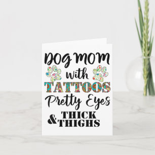 Cartão Cachorro Mãe Com Tatuagens Olhos Bonito Espessos E