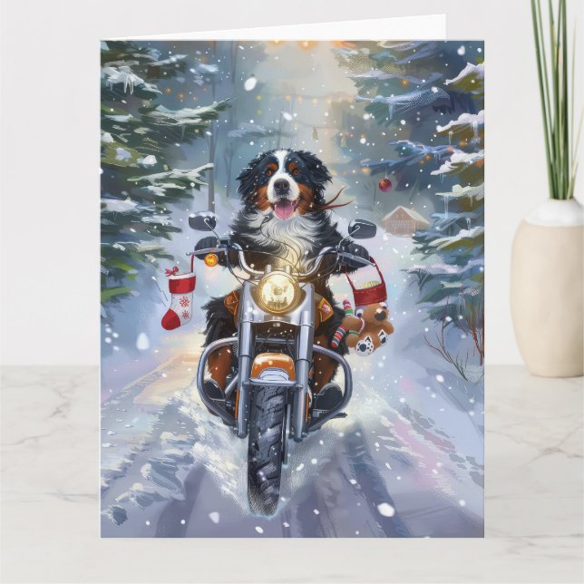 Cartão Cachorro Montanha Bernesa Pilotando Moto Natal (Frente)