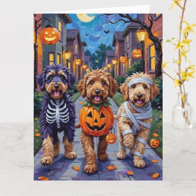 Cartão Cães Bernedoodle fazendo Trick-or-Treating no Dia  (Flor Amarela)