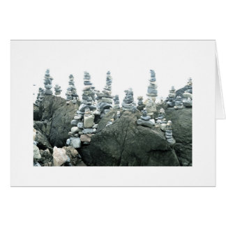 Cartão Cairns (pequenas esculturas de pedra)