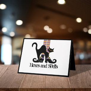 Cartão Calçados de bruxas brancas e bonitas do Halloween 