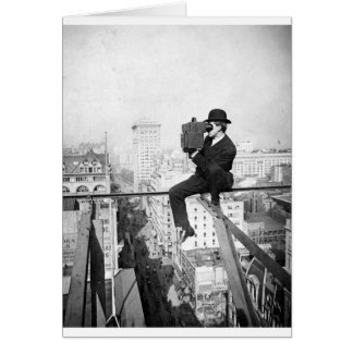 Cartão câmera antiga em uma foto de vintage do prédio da