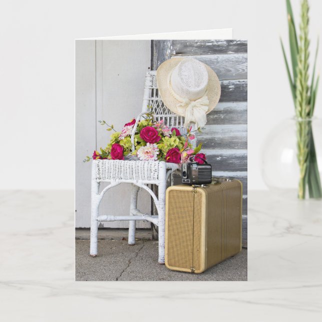 Cartão câmera de vintage de aniversário na mala (Frente)