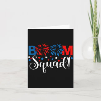 Cartão Camisa Boom Squad 4 de Julho Fogos de Artifício