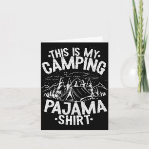 Cartão Campingista engraçado feliz caminhando ao ar livre