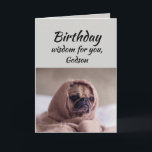 Cartão Cão bonito do Pug da sabedoria do aniversário do<br><div class="desc">Sabedoria do aniversário para seu Godson do Pug bonito em um tapete.   Cartões de aniversário animais do divertimento</div>