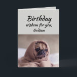 Cartão Cão bonito do Pug da sabedoria do aniversário do<br><div class="desc">Sabedoria do aniversário para seu Godson do Pug bonito em um tapete.   Cartões de aniversário animais do divertimento</div>