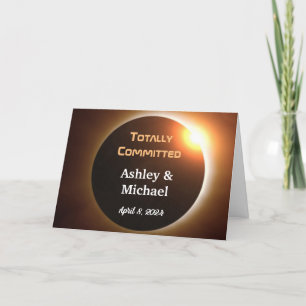 Cartão Casamento de Tema Eclipse Totalmente Comprometido