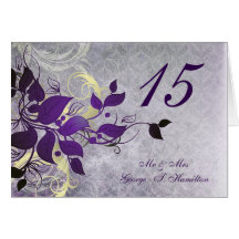 cartão casamento no inverno de mesa de folhas roxa