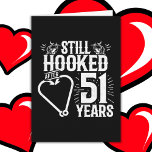 Cartão Casou-se 51 Anos Pescendo Funny 51ruas Aniversário<br><div class="desc">Esta divertida design de aniversário de casamento de 51 rua é perfeita para casais de pesca que estão casados há 51 anos e ainda estão viciados um no outro e adoram ir pescar! Excelente para uma festa de aniversário de 51 ruas para celebrar 51 anos de casamento! Apresenta 'Ainda viciado...</div>