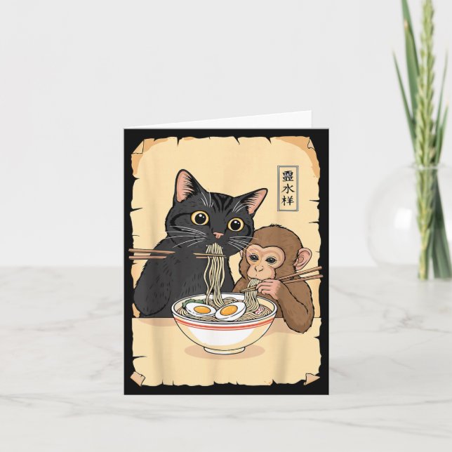 Cartão Cat Ramen Monkey Shirt Funny Cat Monkey Eating Ram (Frente)