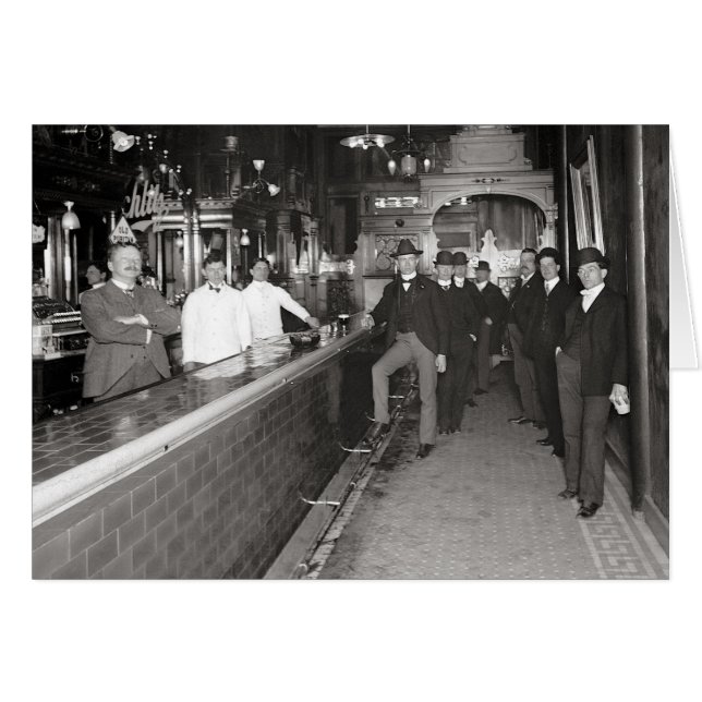 Cartão Cavalheiros Bebendo No Bar, 1910 (Frente Horizontal)