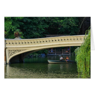 Cartão Central Park: Barqueiros do verão pela ponte do