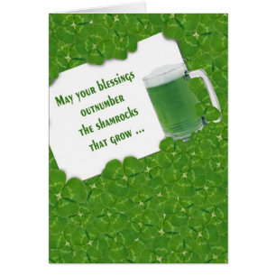 Cartão Cerveja Verde Irlandesa Em Shamrocks