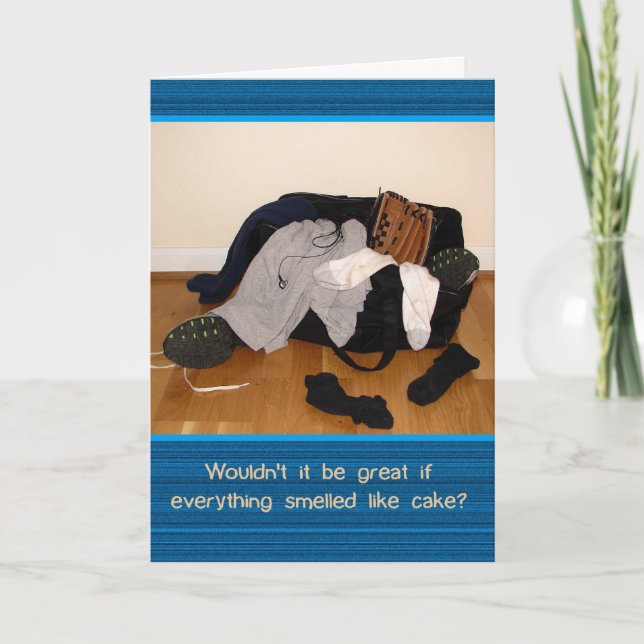 Cartão Cheira a Bolo de Aniversário Engraçado. (Frente)