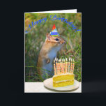 Cartão Chipmunk bonito no aniversário do chapéu do<br><div class="desc">Você pode personalizar a mensagem dentro do cartão se você gostaria.  Esta imagem está disponível em outros produtos em minha loja de Zazzle.</div>