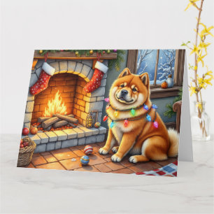 Cartão Chow Chow Sentado ao Lareira com Luzes de Natal