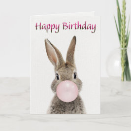 Cartão Coelho soprando chiclete rosa Feliz Aniversário