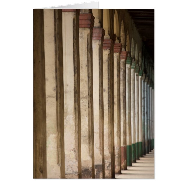 Cartão Colunas de edifícios, Havana, Cuba (Frente)