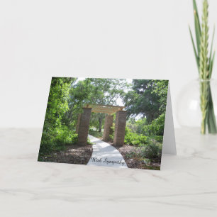 Cartão Com a foto de simpatia de um pergola solitário nu