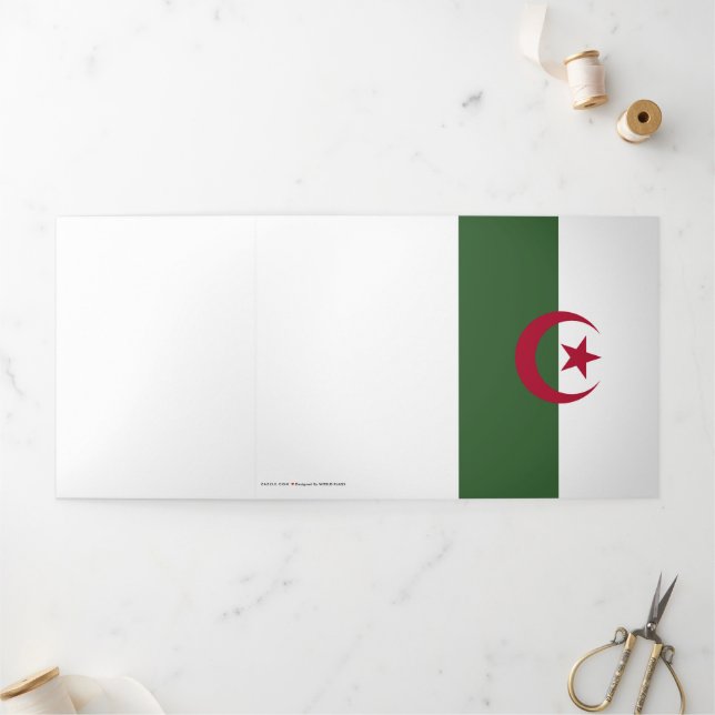 Cartão Com Dobra Tripla Bandeira da Argélia (Fora)