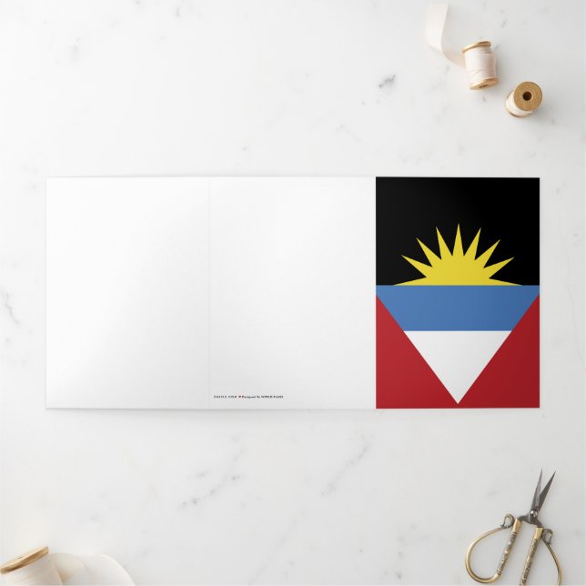 Cartão Com Dobra Tripla Bandeira de Antígua e Barbuda (Fora)