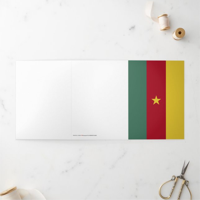 Cartão Com Dobra Tripla Bandeira dos Camarões (Fora)