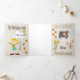 Cartão Com Dobra Tripla Feliz Aniversário Desejando por um cachorro