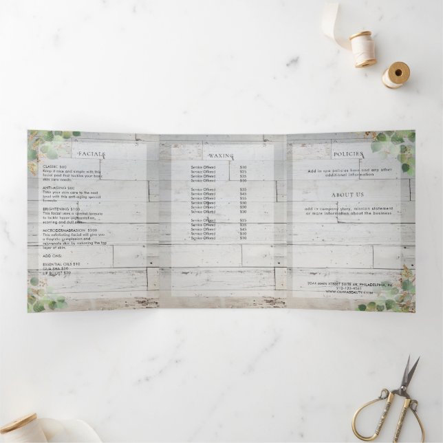 Cartão Com Dobra Tripla Madeira Elegante e Brochura de Spa Greenery (Dentro)