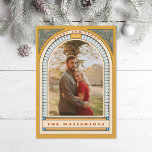 Cartão com fotos de Feriado de Mostarda Holly Deco<br><div class="desc">Editar e personalizar para alterar a saudação,  o nome da família,  o ano e as fontes e a mensagem no verso. Personalize ainda mais para adicionar mais texto ou mais fotos no verso.</div>