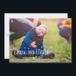 Cartão com fotos de Férias das Estrelas de Amor e<br><div class="desc">Na moda e amor fofo e estrelas de Natal ou Cartão com fotos de Natal Hanukkah é perfeito para todos os seus amigos e família nesta temporada de festas. Personalize o texto com seu nome de família e o ano e troque a foto por uma foto de seus filhos, animais...</div>