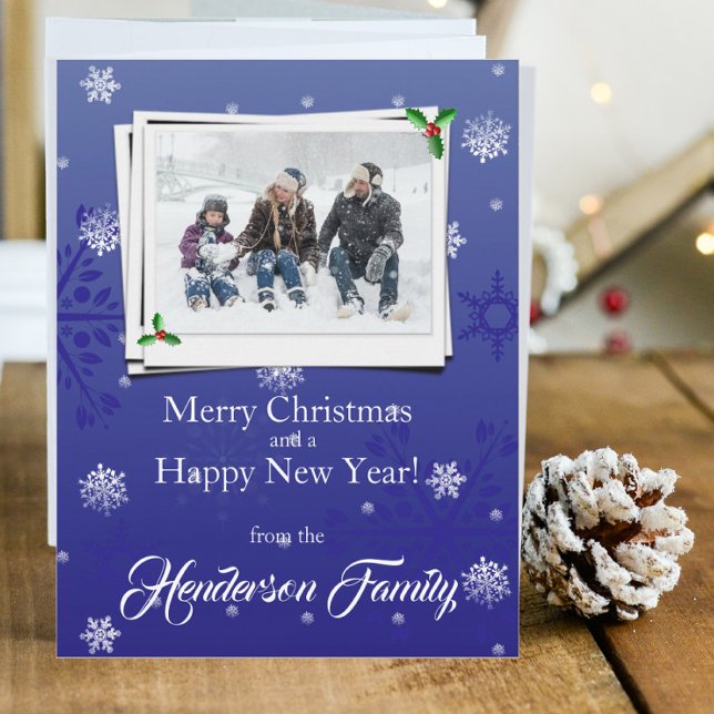 Cartão com fotos de Férias Planas Blue Snowflakes (Blue Snowflakes Holiday Photo Card)