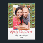 Cartão com fotos de Ornamentos de Árvores de Natal<br><div class="desc">Ornamentos de Lâmpadas de Árvore de Natal Vintage ou Clássica no Cartão-Postal de Foto em Fundo Verde. Este cartão com fotos de Ornamentos de Árvore de Natal Russo é perfeito para um Cartão de Natal Familiar. Você pode atualizar e personalizar seu nome em e ano na frente do cartão e...</div>