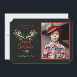 Cartão com fotos dos Antlers do Natal<br><div class="desc">Envie a cartões feitos sob encomenda esta época natalícia personalizada com seus foto, nomes e cumprimento favoritos igualmente, sua escolha da forma do cartão e a qualidade de papel. (Projetado por Freepik). O cartão é fácil de personalizar com seu fraseio, cor do andfont da pia batismalNão exatamente que você está...</div>