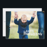 Cartão com fotos feliz do feriado da estrela de<br><div class="desc">O cartão com fotos feliz à moda e bonito do feriado da estrela de David de Hanukkah é perfeito para todos seus amigos e família esta época natalícia. Personalize o texto com seu nome de família e o ano e troque para fora a imagem para uma foto de seus miúdos,...</div>